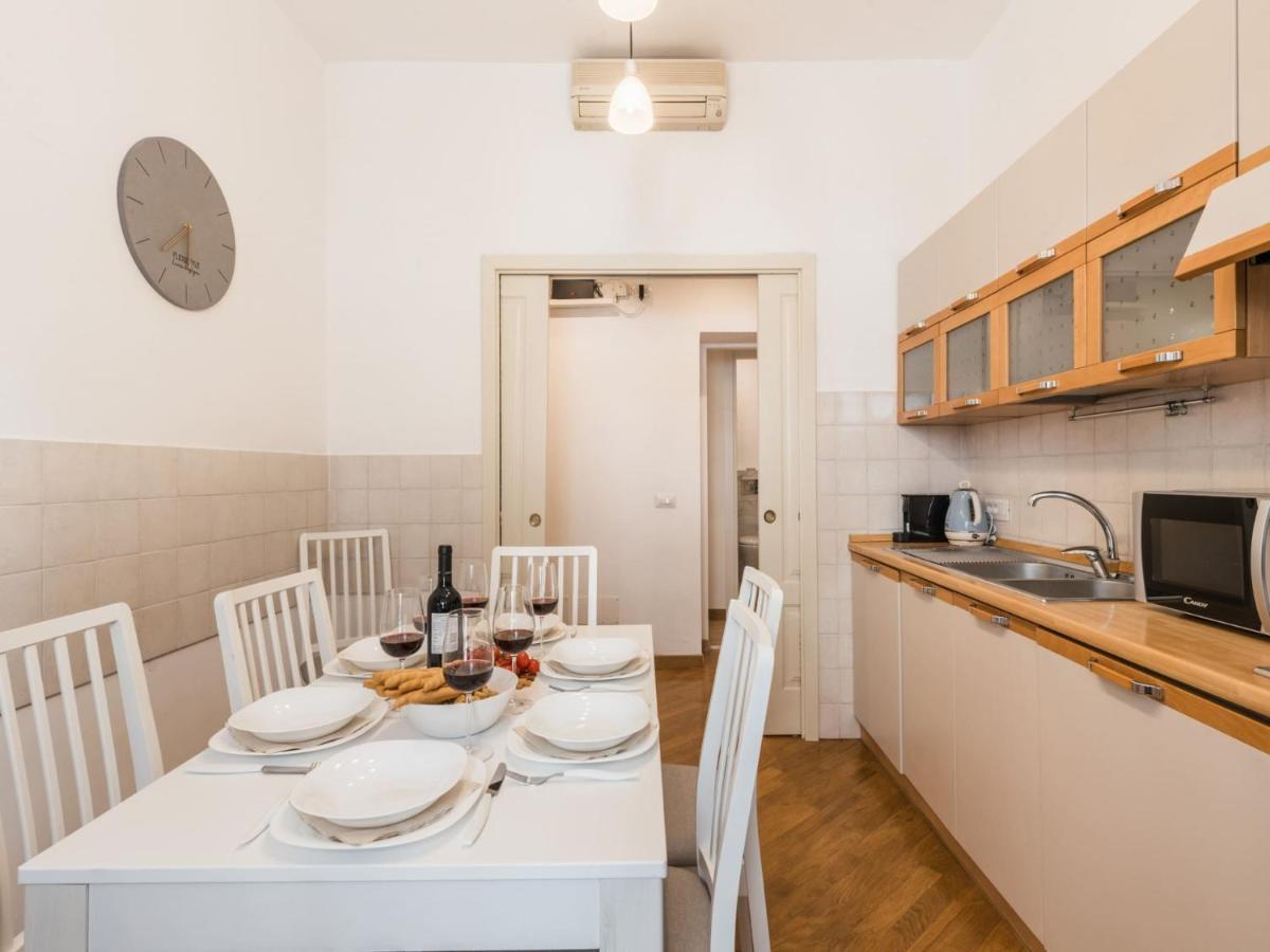 The Best Rent - Spacious Three-Bedroom Apartment Near The Colosseum Rzym Zewnętrze zdjęcie