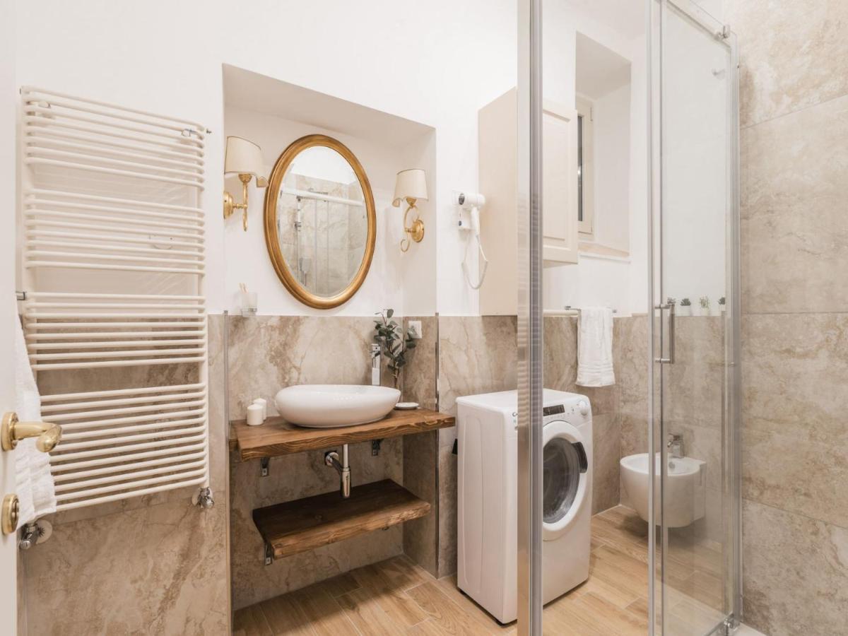 The Best Rent - Spacious Three-Bedroom Apartment Near The Colosseum Rzym Zewnętrze zdjęcie