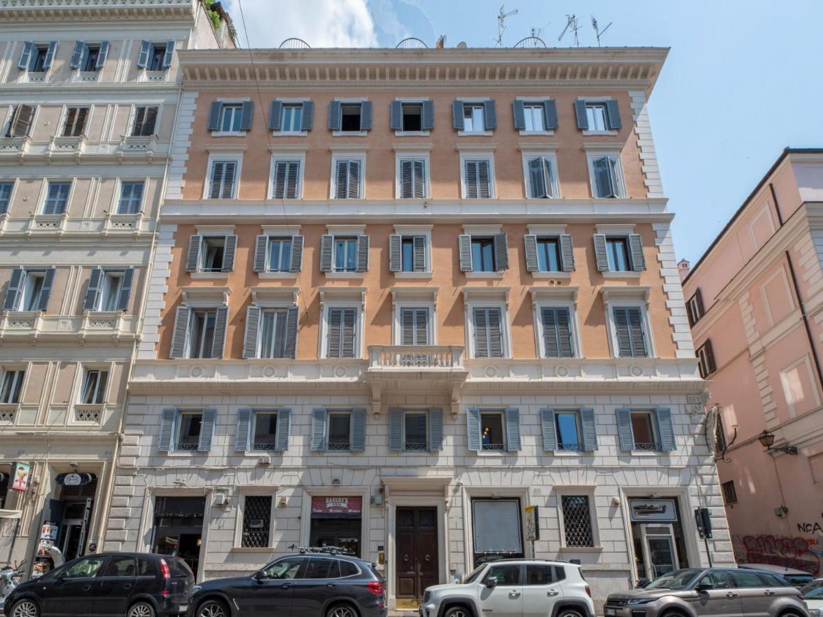 The Best Rent - Spacious Three-Bedroom Apartment Near The Colosseum Rzym Zewnętrze zdjęcie